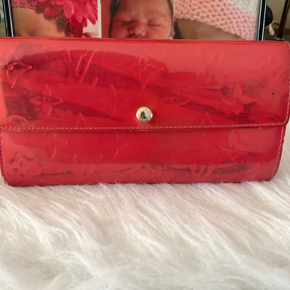 Louis Vuitton Vernis Sarah long Bifold Wallet. Date Code TH1025